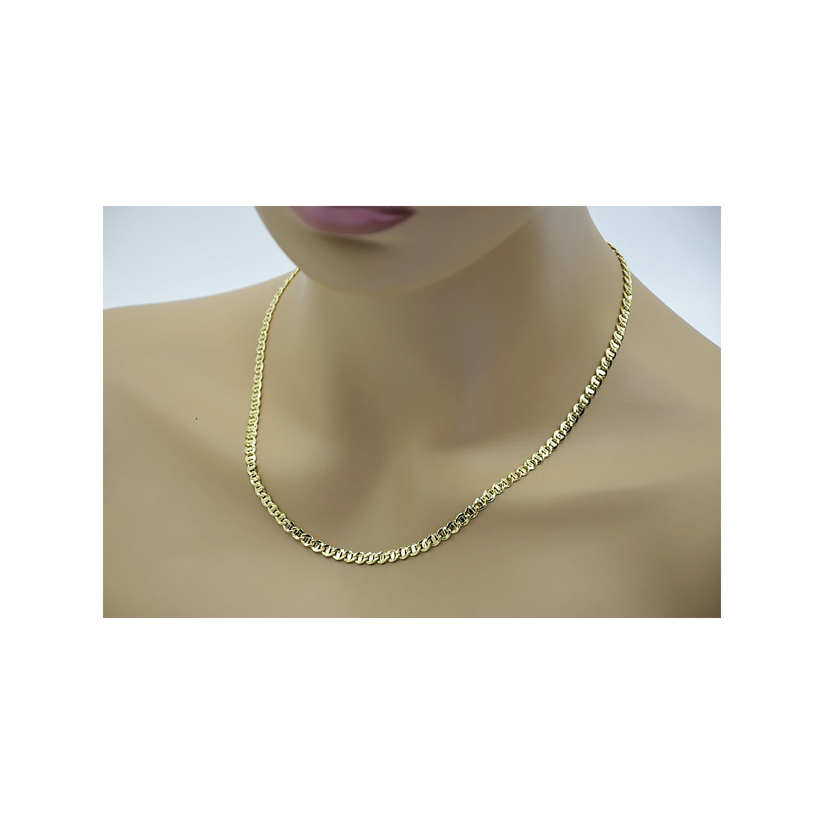 Italian 14k Yellow Gold Guccistyle Chain - Classic Elegance and Style cc032y