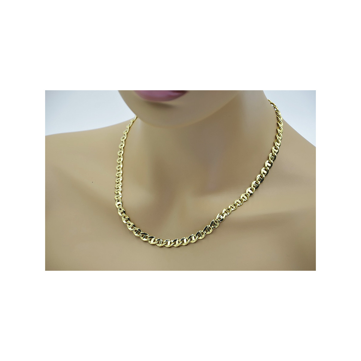 Italian 14k Yellow Gold Guccistyle Chain - Classic Elegance and Style cc032y