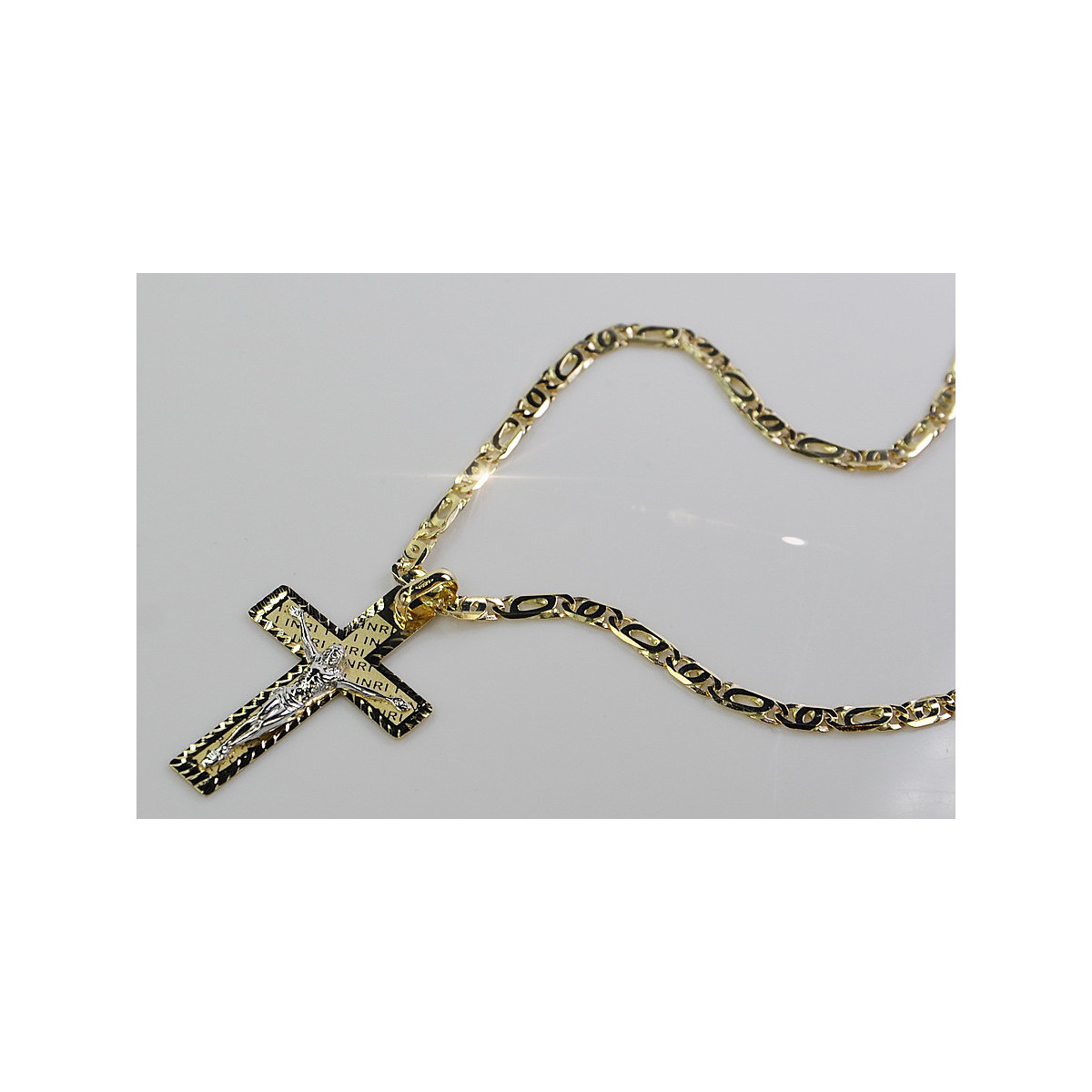 Croix catholique en or jaune 14 carats italien & perles de nacre 