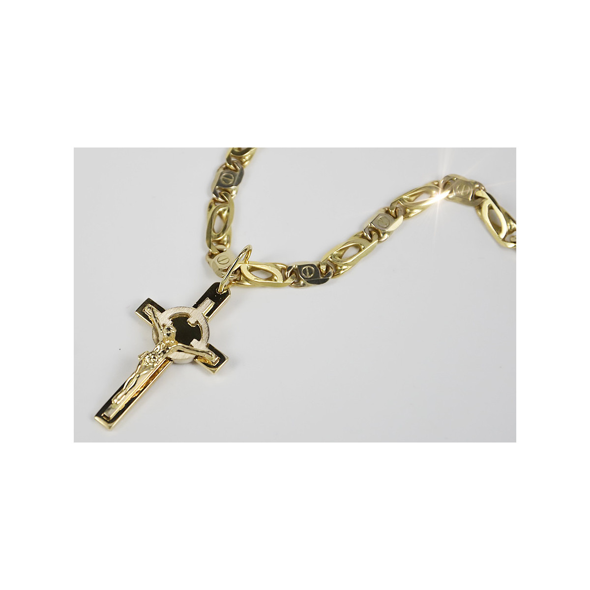 Croix catholique en or jaune et blanc 14 carats élégante 