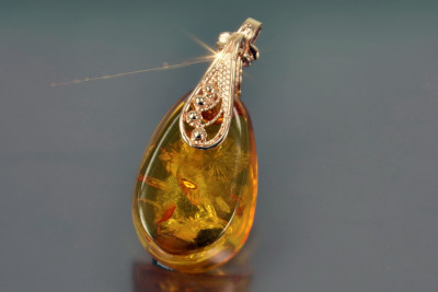 "Classic Amber Pendant with 14K Vintage Rose Gold" vpab002 vpab002