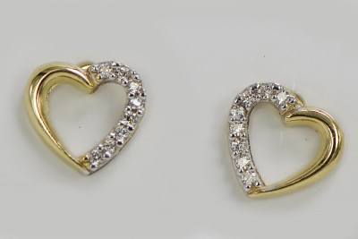 Aretes de corazón en oro amarillo de 14k con circón cec012y