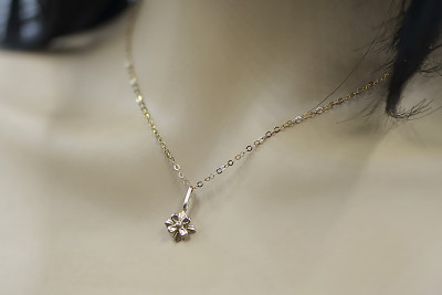 "Colgante de Flor Antigua en Oro Rosa de 14k Sin Piedras" vpn043 vpn043