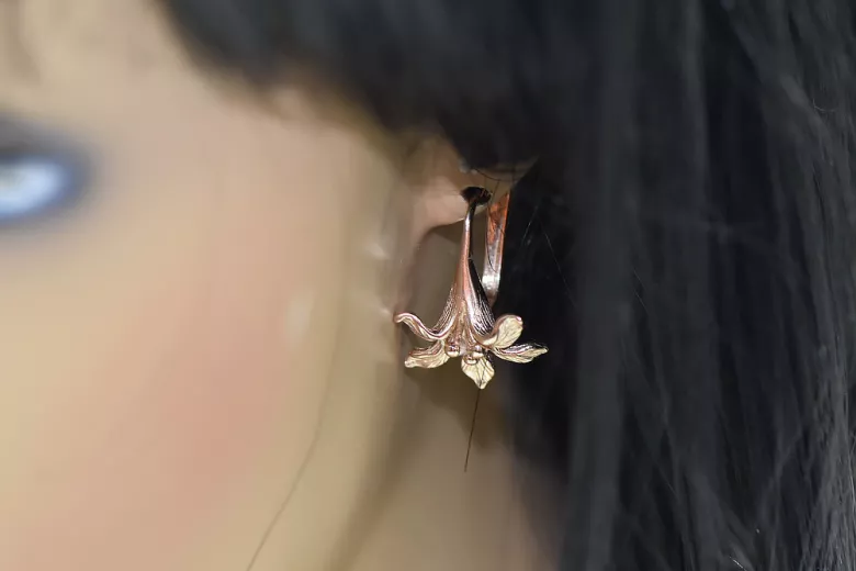 "No Stones, Original Vintage 14K Rose Gold Flower Earrings" ven222 ven222