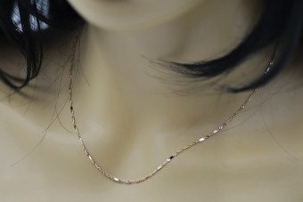 Elegant 14K Rose Gold Chain with Red Rose Pendant cc012r