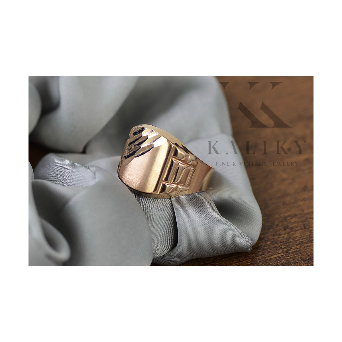 Anillo de sello de hombre en oro rosa de 14k, Sin piedras. csn011r