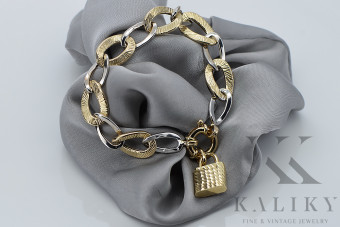 "Chic 14k Gold Bracelet with Padlock Pendant" cfb025yw&cpn057y