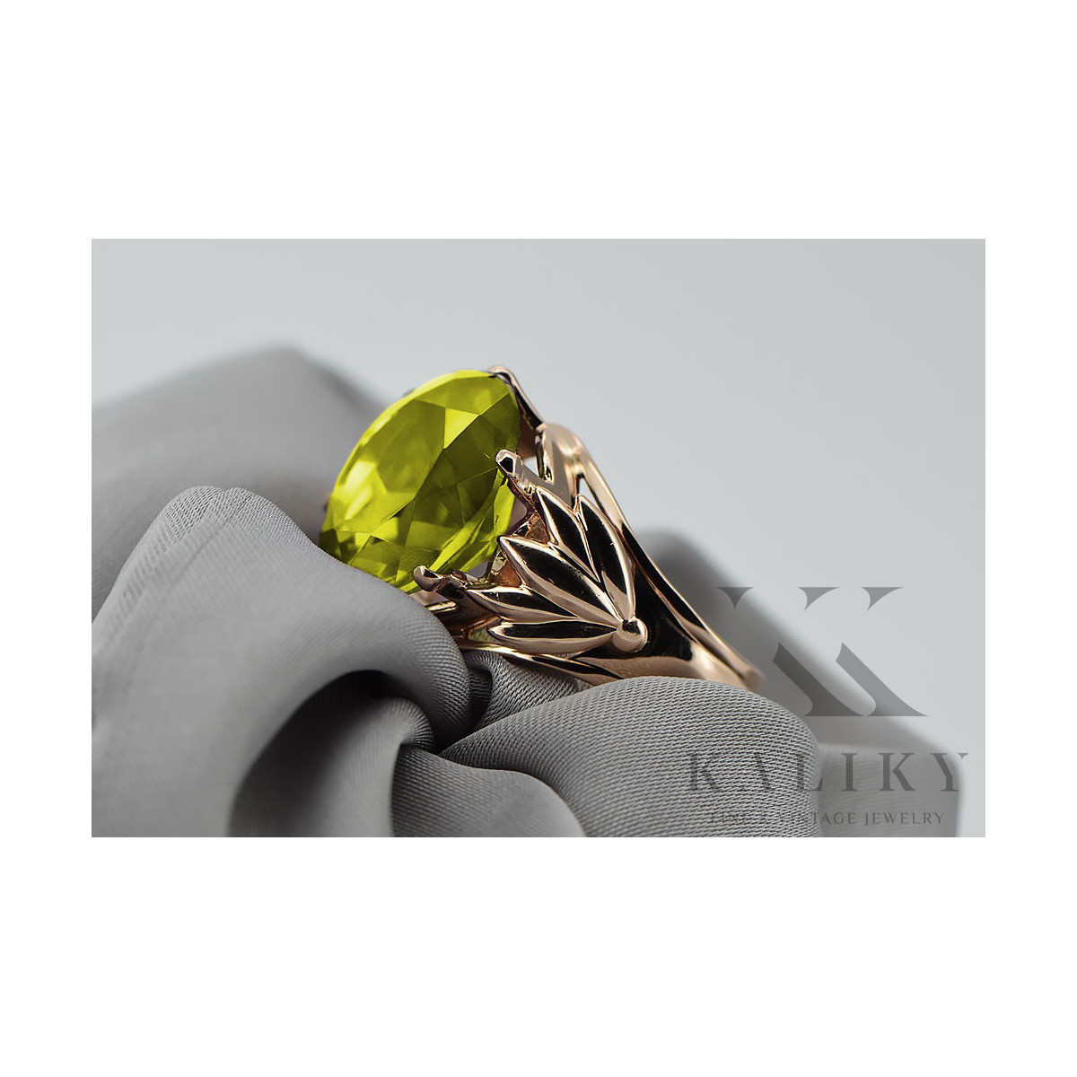 Russische sowjetische Rose 14 Karat 585 Gold Alexandrit Rubin Smaragd Saphir Zirkon Ring vrc084