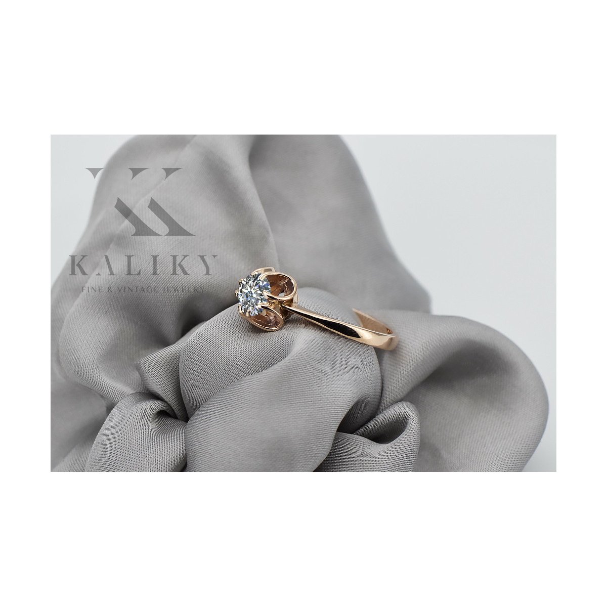 Russische sowjetische Rose 14 Karat 585 Gold Alexandrit Rubin Smaragd Saphir Zirkon Ring vrc014