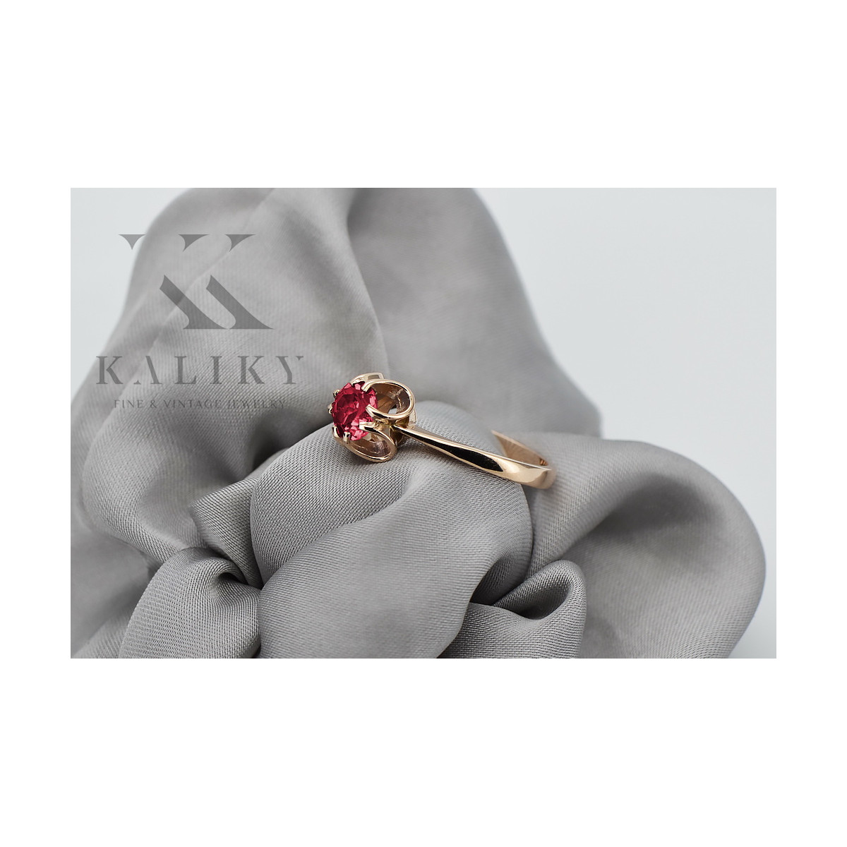 Russische sowjetische Rose 14 Karat 585 Gold Alexandrit Rubin Smaragd Saphir Zirkon Ring vrc084