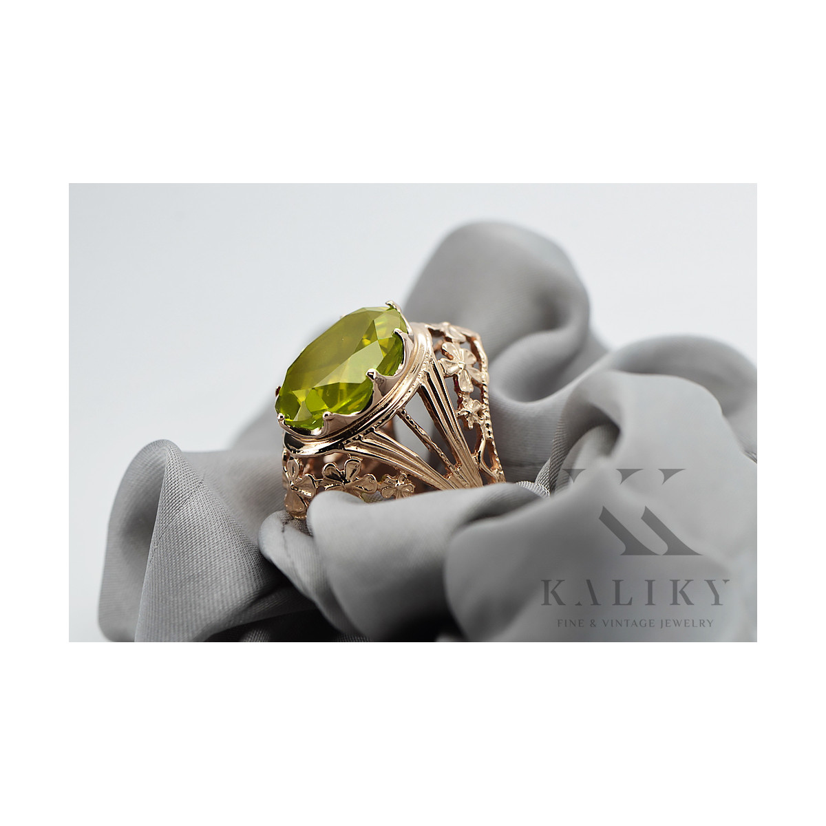 Russische sowjetische Rose 14 Karat 585 Gold Alexandrit Rubin Smaragd Saphir Zirkon Ring vrc014