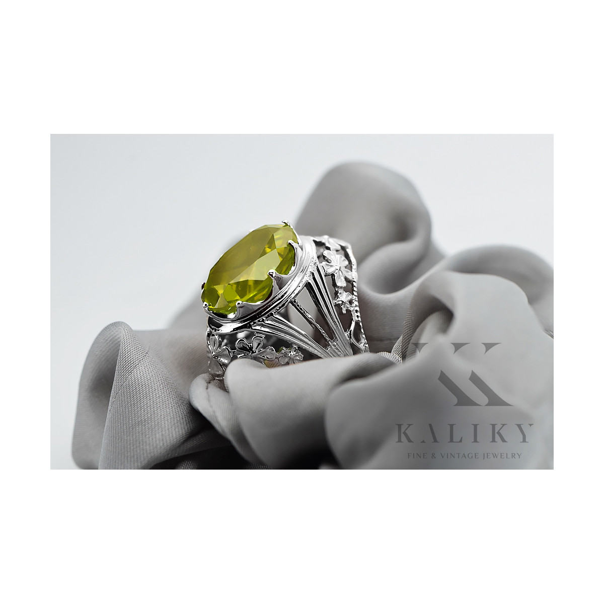 Russische sowjetische Rose 14 Karat 585 Gold Alexandrit Rubin Smaragd Saphir Zirkon Ring vrc014