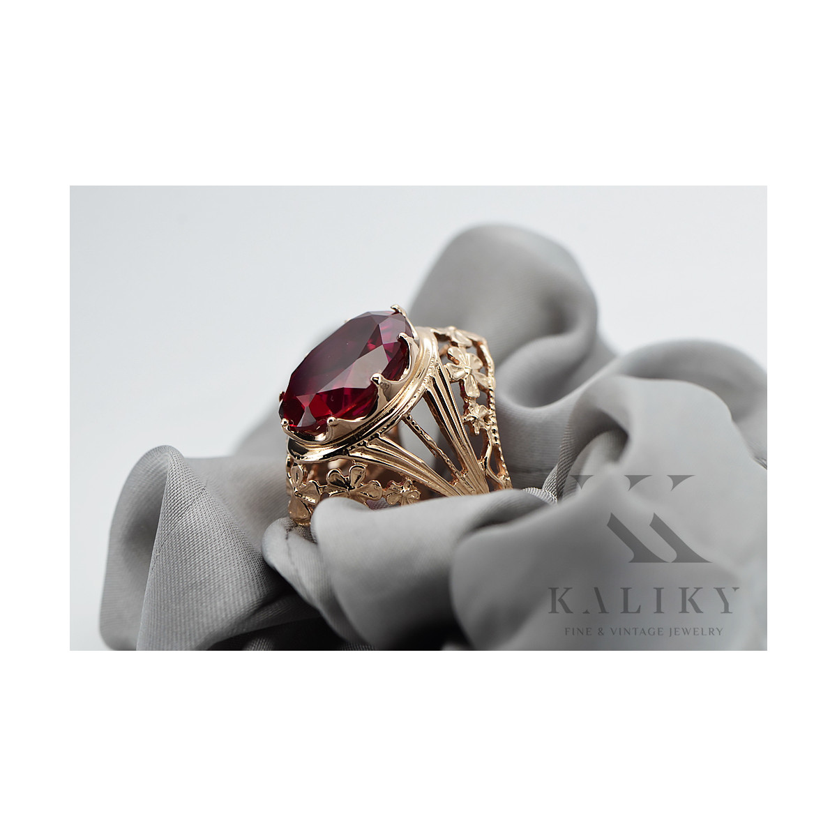 Russische sowjetische Rose 14 Karat 585 Gold Alexandrit Rubin Smaragd Saphir Zirkon Ring vrc084