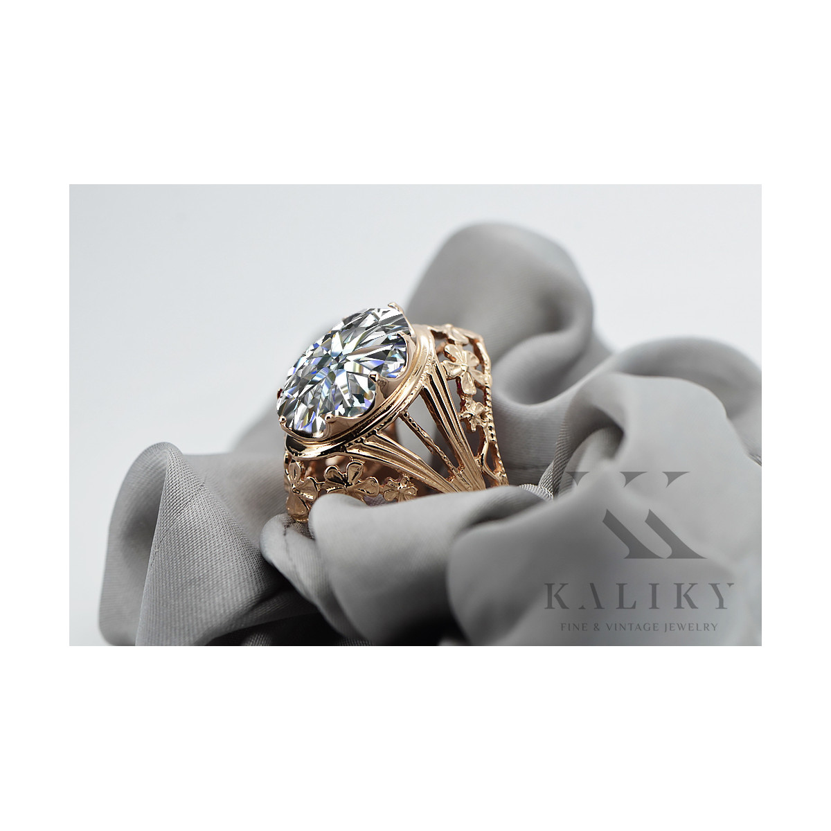 Russische sowjetische Rose 14 Karat 585 Gold Alexandrit Rubin Smaragd Saphir Zirkon Ring vrc084