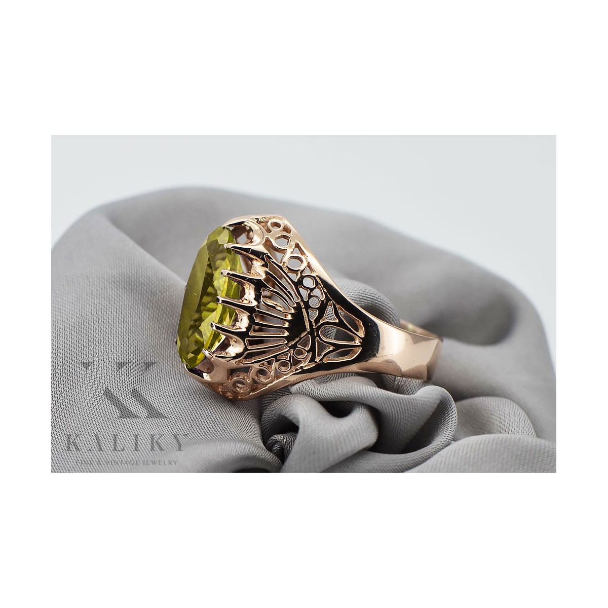 Russische sowjetische Rose 14 Karat 585 Gold Alexandrit Rubin Smaragd Saphir Zirkon Ring vrc014