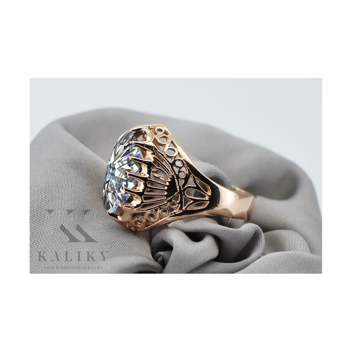 Russische sowjetische Rose 14 Karat 585 Gold Alexandrit Rubin Smaragd Saphir Zirkon Ring vrc014