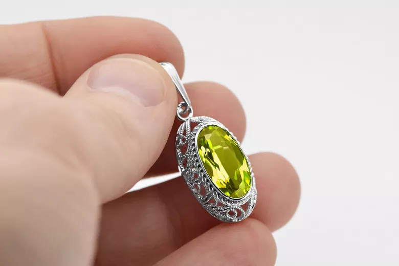 Sterling Silver 925 Pendant with Yellow Peridot Gemstone vpc014s