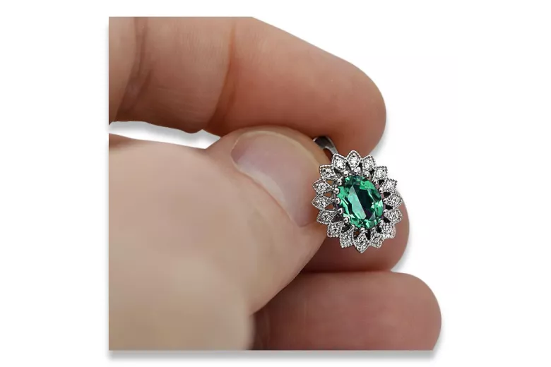 14K White Gold Emerald Studded Earrings vec125w vec125w