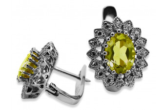 Aretes de Oro Blanco con Peridoto Amarillo de 14 Quilates vec125w