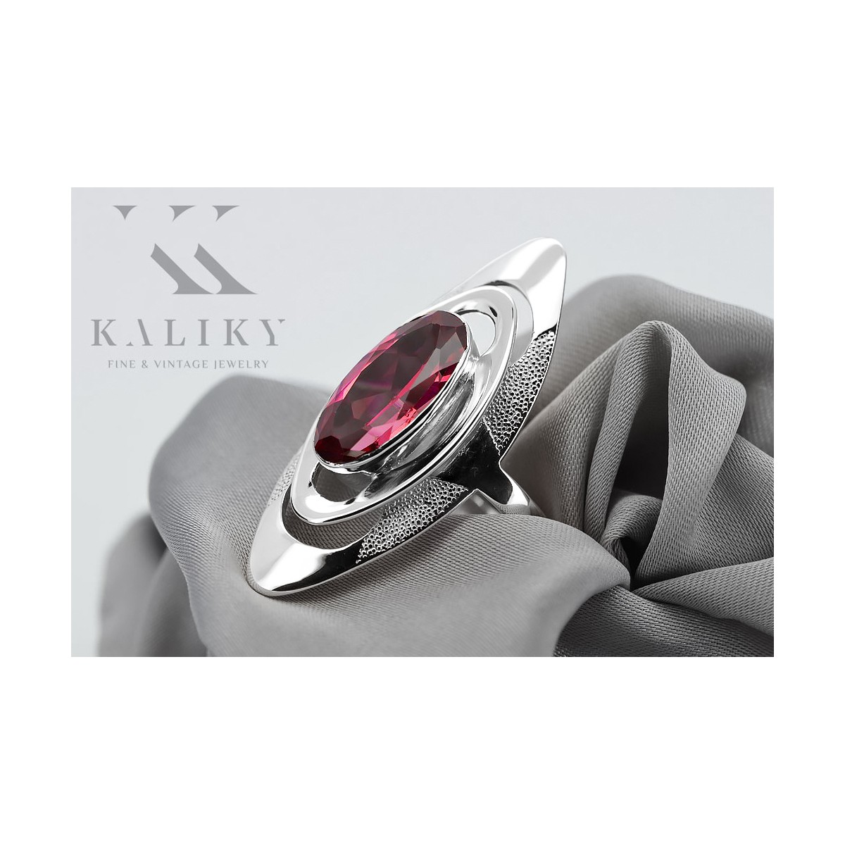 Bague en Argent Sterling avec Rubis Vintage vrc189s